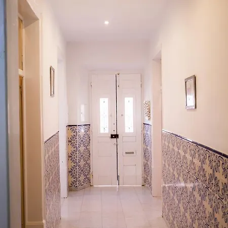 C01 - Historical Central House * Lagos